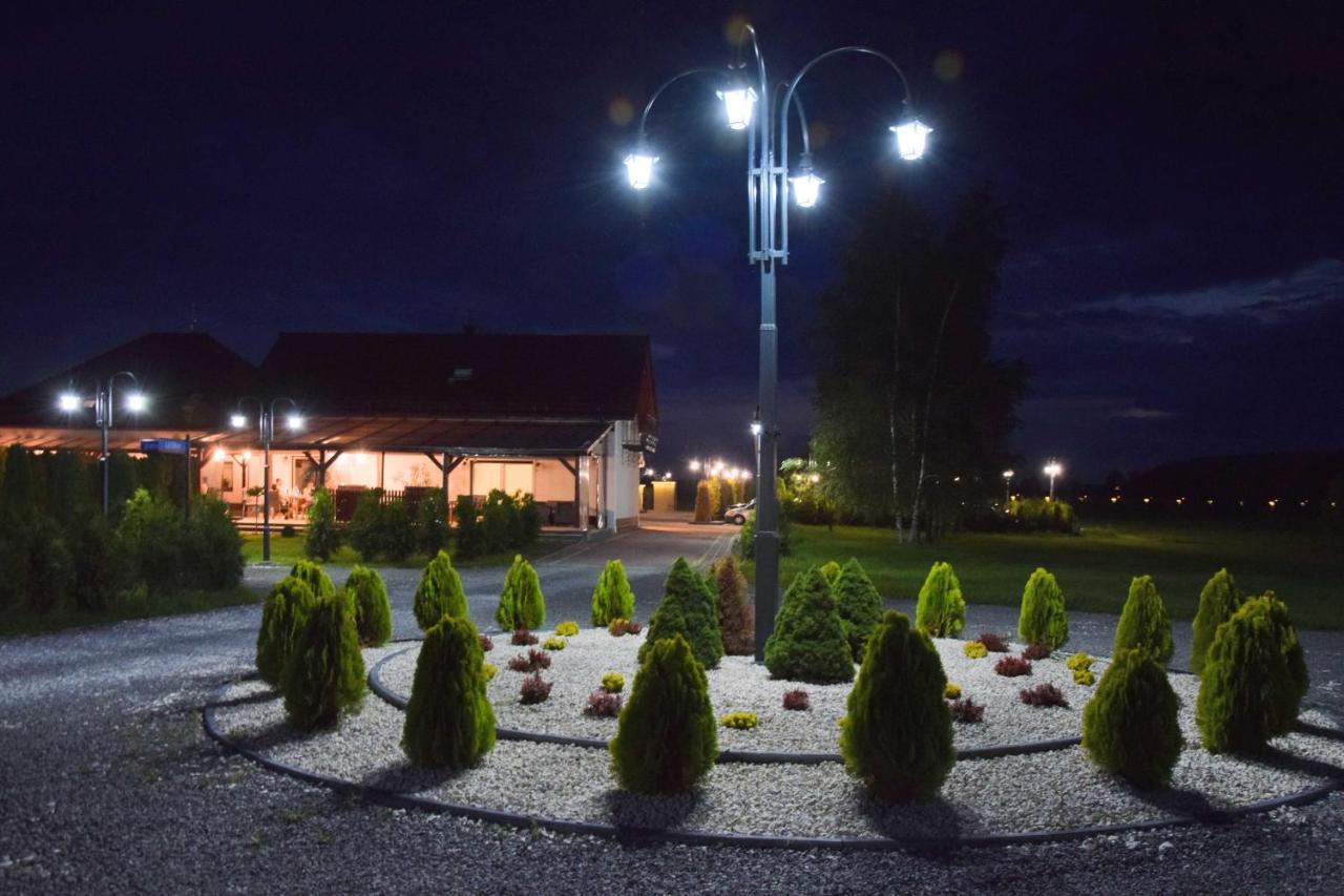 Rezydencja Elzbiecin Busko Zdroj Luaran gambar