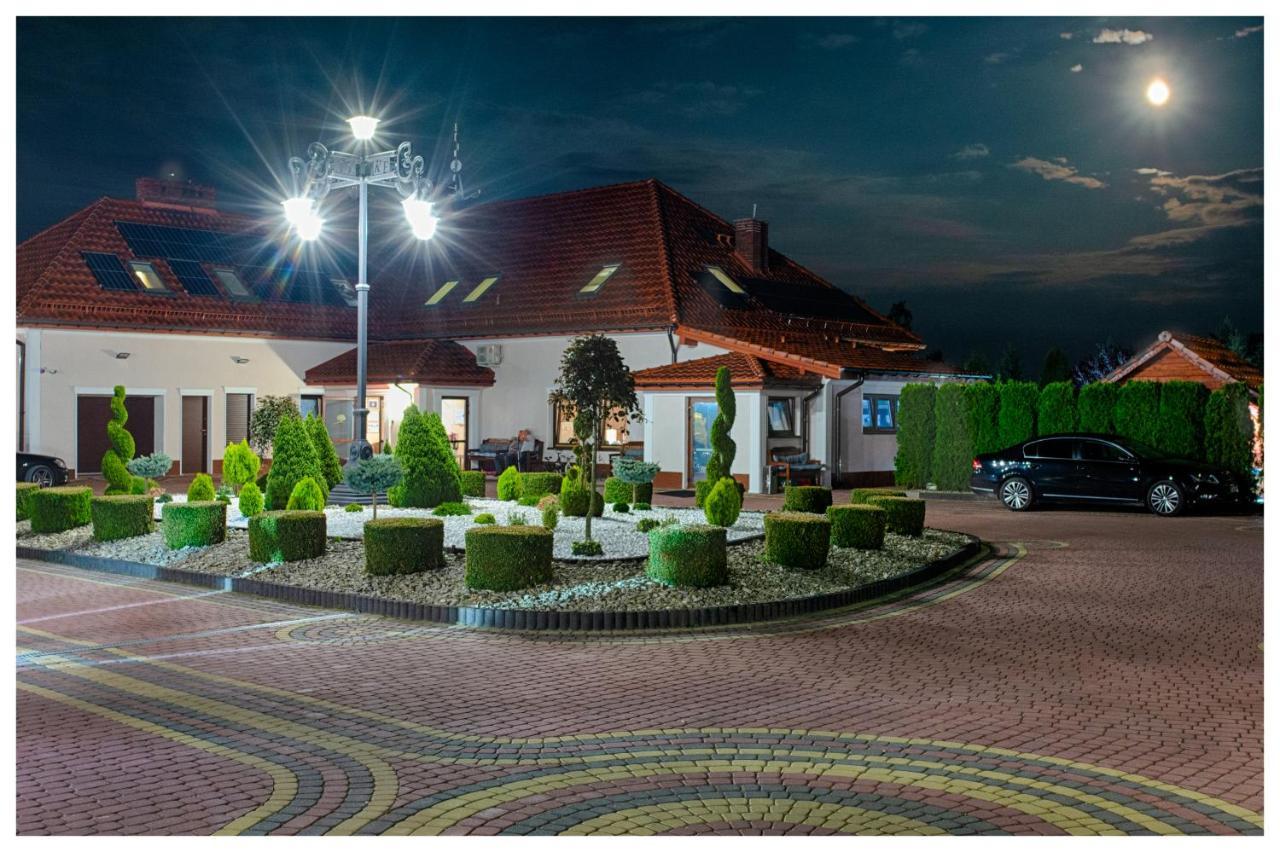 Rezydencja Elzbiecin Busko Zdroj Luaran gambar