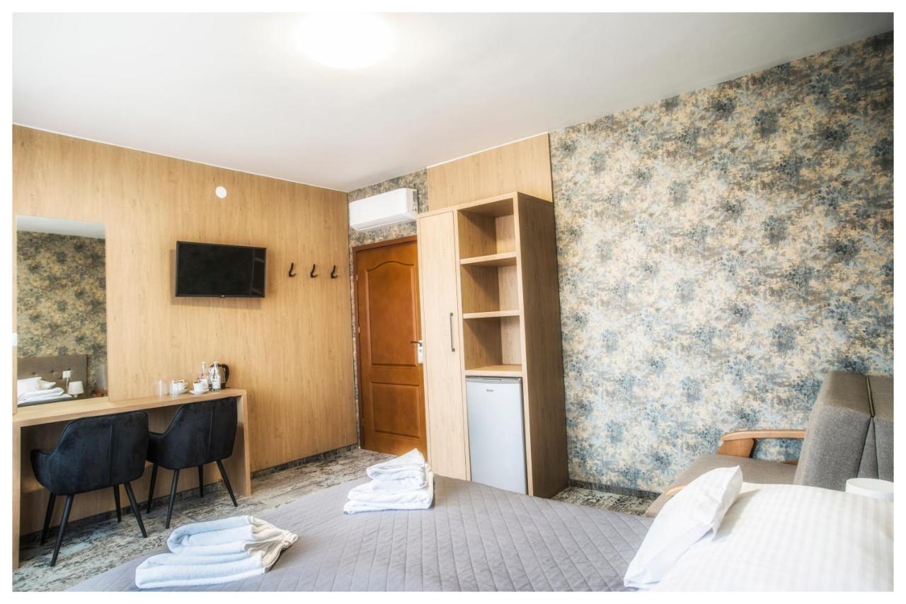 Rezydencja Elzbiecin Busko Zdroj Luaran gambar